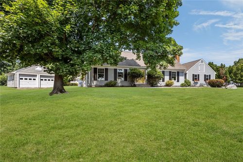 11 Stonegate Rd, Warren, RI, 02885-1414 | Card Image
