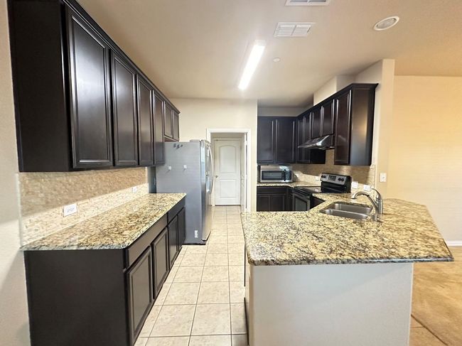 6516 Federal Hall St, Townhouse with 3 bedrooms, 3 bathrooms and null parking in Plano TX | Image 5