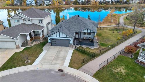 124 W Creek Glen, House with 4 bedrooms, 3 bathrooms and 5 parking in Chestermere AB | Card Image