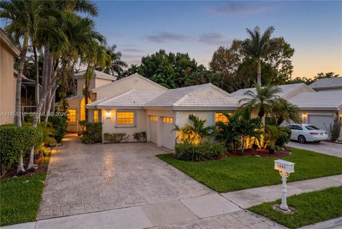 1251 Wilshire Cir E, Pembroke Pines, FL, 33027-2211 | Card Image