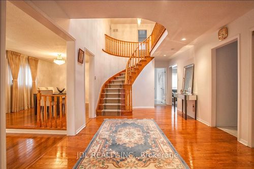 suite-a-101 Summerdale Dr, Thornhill, ON, L3T6W3 | Card Image