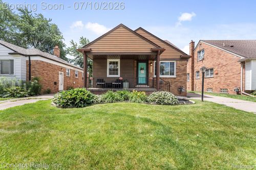 15651 Russell Ave, Allen Park, MI, 48101-2790 | Card Image