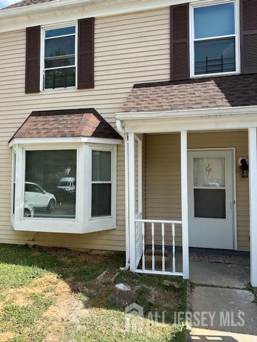 31 Van Pelt Ct, East Brunswick, NJ, 08816-3678 | Card Image