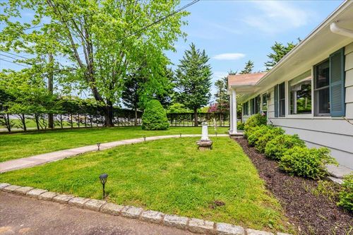 4200 Rocky Point Rd, East Marion, NY, 11939-1135 | Card Image