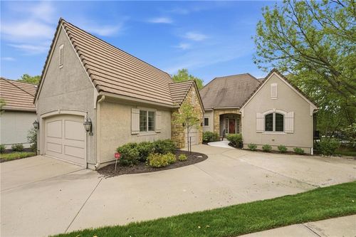 11357 Buena Vista St, Leawood, KS, 66211-1331 | Card Image