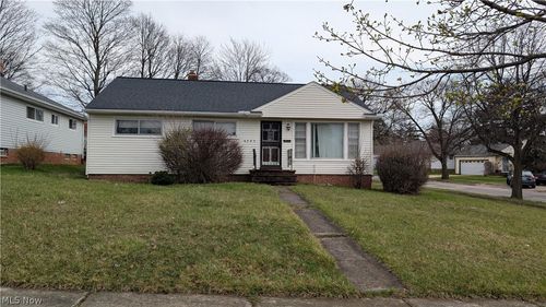 4545 Merrygold Boulevard, Warrensville Heights, OH, 44128 | Card Image