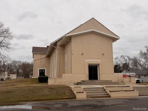 32747 Grand Traverse St, Westland, MI, 48186-4760 | Card Image