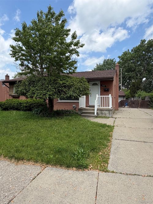755 Venoy Ave, Madison Heights, MI, 48071-2972 | Card Image