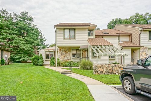 109 Avignon Way, PENNSAUKEN, NJ, 08109-5402 | Card Image
