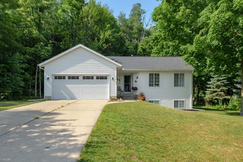 152 Summit Dr, Allegan, MI, 49010-8627 | Card Image
