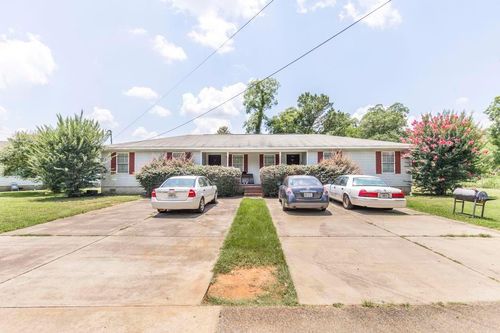 210 Perry Railroad St, Fort Valley, GA, 31030-2713 | Card Image