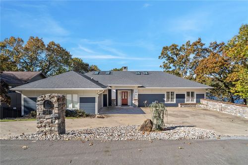 36 Churchill Dr, Bella Vista, AR, 72715-6232 | Card Image