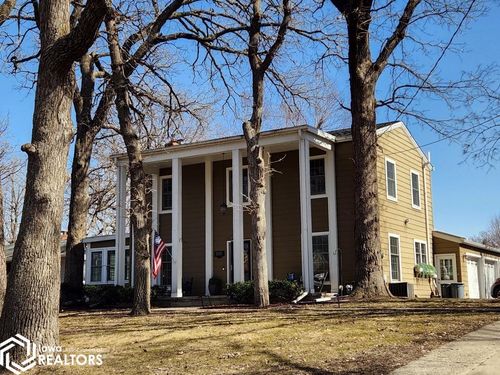 500 18th St W, Clear Lake, IA, 50428-1211 | Card Image