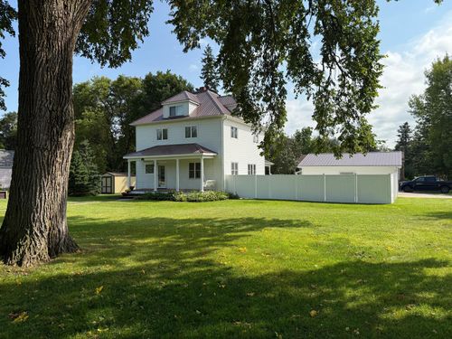 811 E Division St, Elbow Lake, MN, 56531-4620 | Card Image