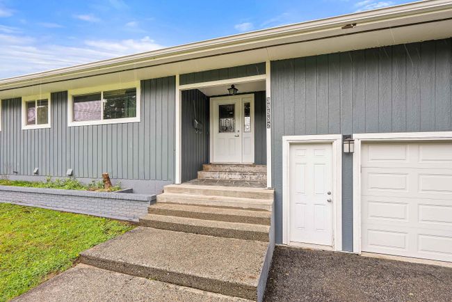 33582 3 Rd Avenue, House other with 3 bedrooms, 2 bathrooms and 4 parking in Mission BC | Image 3
