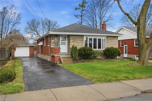 62 Grenadier Dr, Hamilton, ON, L8T4E3 | Card Image