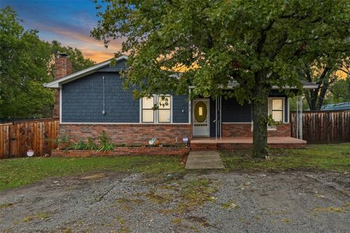 212 S Locust St, Locust Grove, OK, 74352-5048 | Card Image