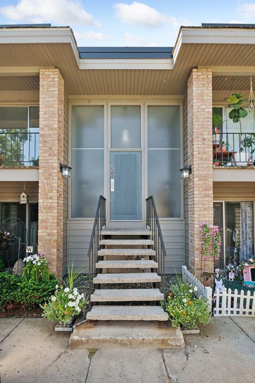 apt-2a-6301 Colony Way, Edina, MN, 55435-2238 | Card Image
