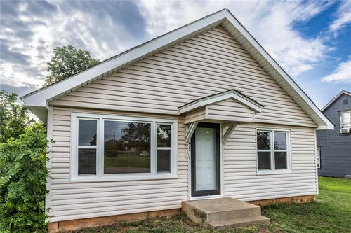 423 N Missouri St, Thomas, OK, 73669-8083 | Card Image