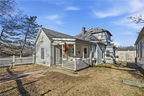 414 Pine St, Leavenworth, KS, 66048-3439 | Card Image