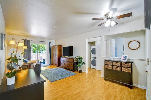 678 Santa Alicia Dr, Rohnert Park, CA, 94928-5010 | Card Image
