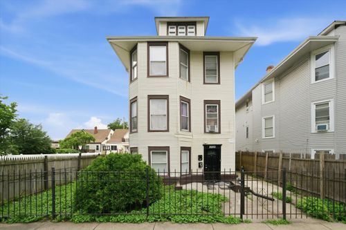 2050 N Kenneth Ave, Chicago, IL, 60639-3540 | Card Image
