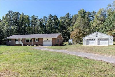 22517 Cox Road, House other with 3 bedrooms, 2 bathrooms and null parking in North Dinwiddie VA | Image 3