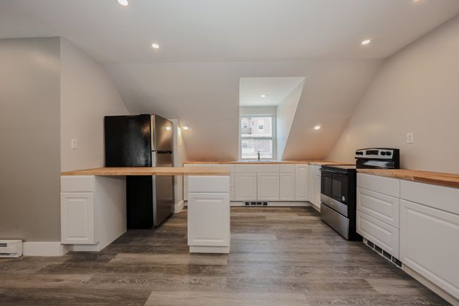 227 Pleasant St, Condo with 2 bedrooms, 2 bathrooms and null parking in Concord NH | Image 6