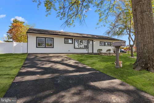 338 Goldenridge Dr, LEVITTOWN, PA, 19057-3424 | Card Image