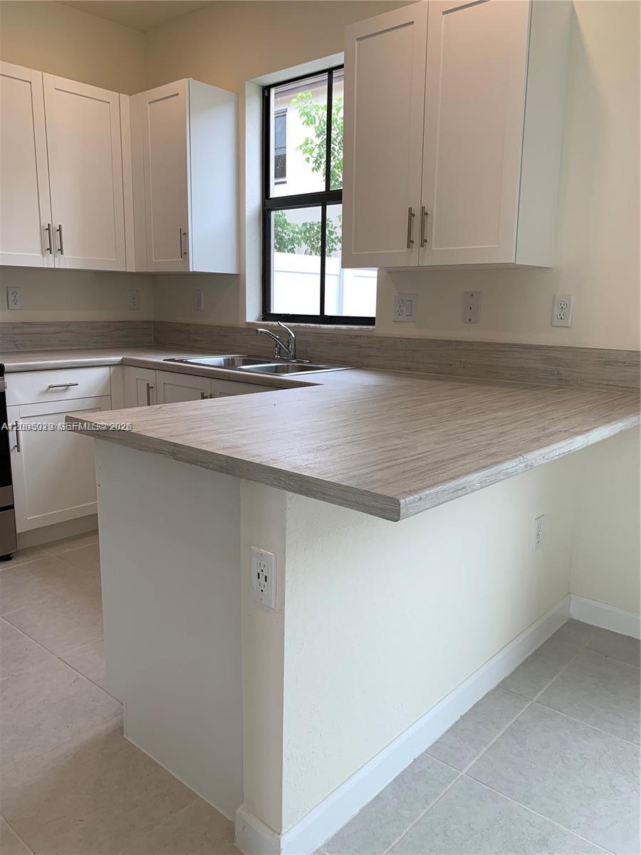 Residential Lease in Hialeah 4