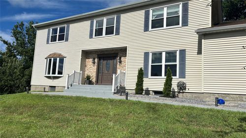 135 Stowe Dr, Poughquag, NY, 12570-4931 | Card Image