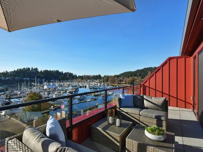 101 - 263 Gower Point Rd, Townhouse with 2 bedrooms, 2 bathrooms and 2 parking in Gibsons BC | Image 2