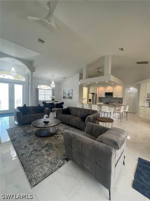 8268 Southwind Bay Cir, FORT MYERS, FL, 33908-6028 | Card Image