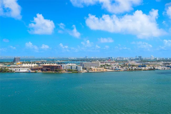 APT-2611 - 888 Brickell Key Dr, Condo with 2 bedrooms, 3 bathrooms and null parking in Miami FL | Image 28