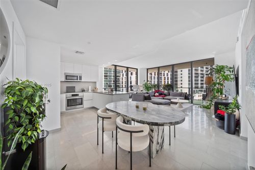 apt-811-68 Se 6th St, Miami, FL, 33131-3191 | Card Image