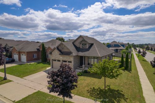 310 Wieck Blvd, Kincardine, ON, N2Z0A7 | Card Image