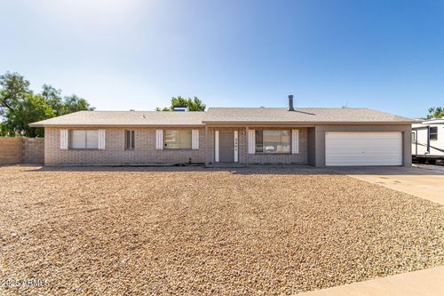 2201 W Topeka Dr, Phoenix, AZ, 85027-5137 | Card Image