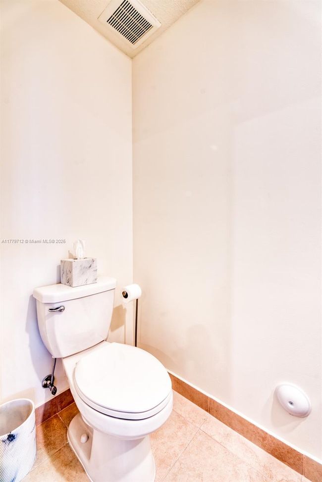 APT-23 - 7831 Nw 104 Th Ave, Condo with 2 bedrooms, 3 bathrooms and null parking in Doral FL | Image 11