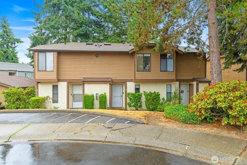 apt-2-8013 Ne 177th Ct, Kenmore, WA, 98028-1881 | Card Image