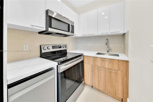 apt-301-530 Sw 11th Ave, Miami, FL, 33130-2477 | Card Image