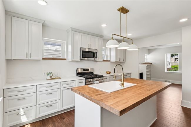 252 Hudson Ave, House other with 5 bedrooms, 2 bathrooms and null parking in Greensburg PA | Image 9