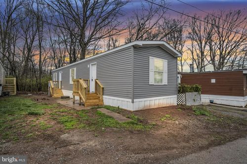 12 Mobile Dr, THOMASVILLE, PA, 17364-9741 | Card Image