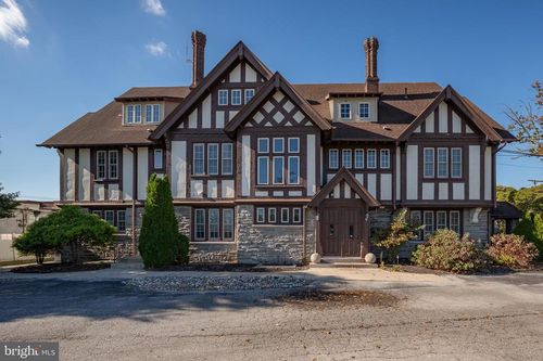 g-7220 Ridge Ave, PHILADELPHIA, PA, 19128-3201 | Card Image
