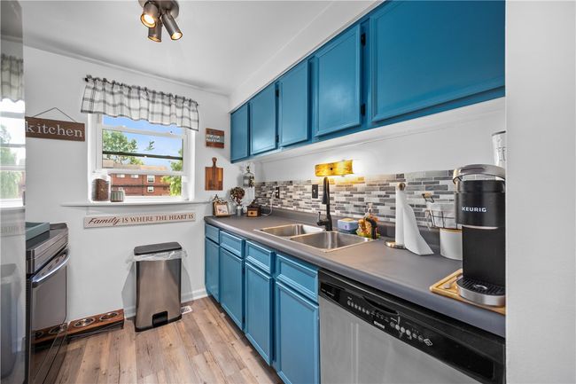 Kitchen | Image 10