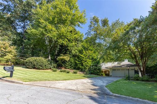 8265 Berkley Rdg, Sandy Springs, GA, 30350-3402 | Card Image