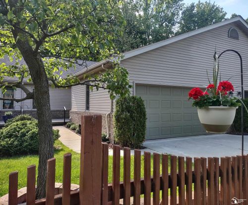 19040 Otto Ct, New Boston, MI, 48164-9291 | Card Image