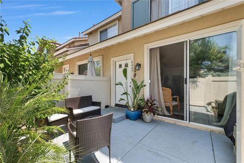 8449 E Arrowhead Way, Anaheim, CA, 92808 | Card Image