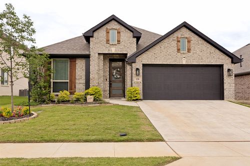 228 Shawnee Trl, Alvarado, TX, 76009-2639 | Card Image