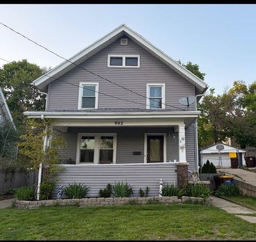 902 10th Avenue, Rockford, IL, 61104 | Card Image
