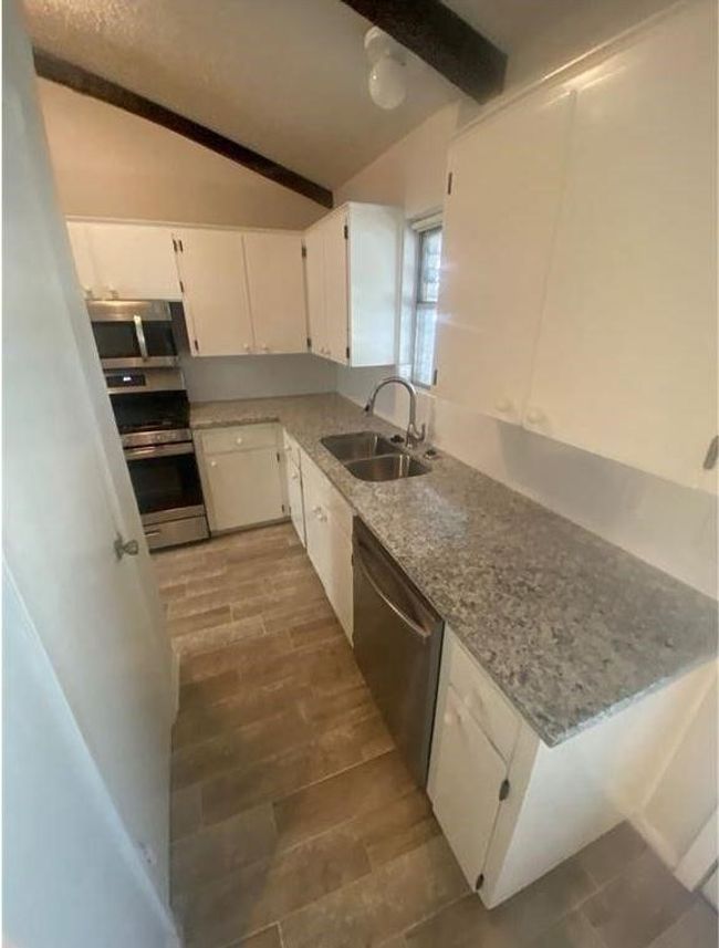 5810 Crestford Dr, House other with 3 bedrooms, 0 bathrooms and null parking in Corpus Christi TX | Image 5